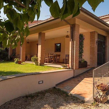 B&B Corte Degli Struzzi Pescia Romana Eksteriør bilde